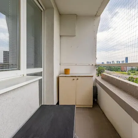 Apartment Glow With Balcony Pressburg