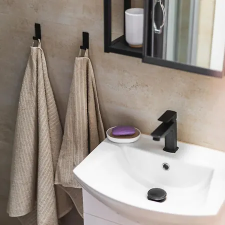 Glow With Balcony Братислава