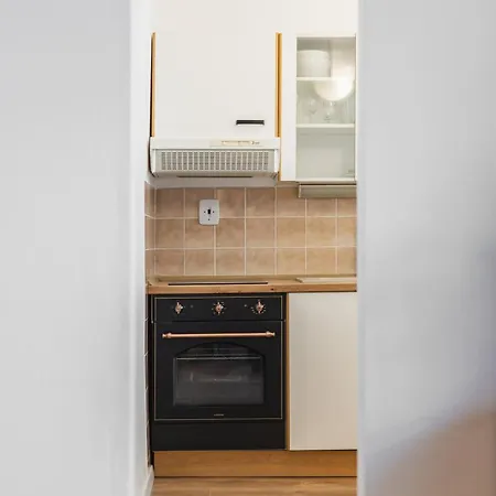 Glow With Balcony * Pressburg