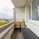 Glow With Balcony Apartamento Bratislava