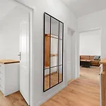 Glow With Balcony Apartment Pressburg